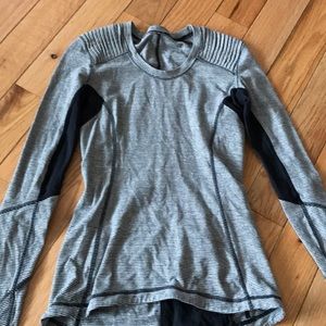Lululemon workout top